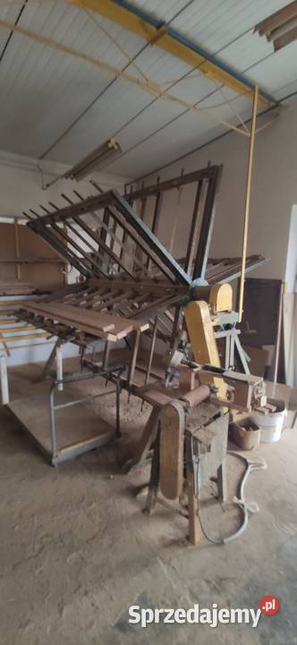 Prasa obrotowa wiatrakowa z napędem elektrycznym