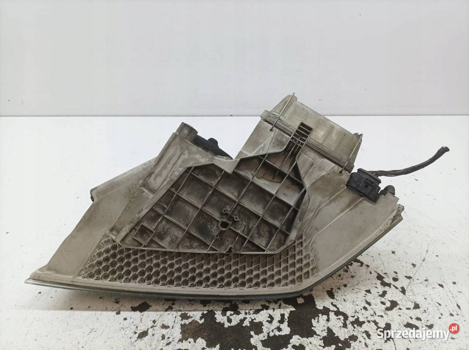 LAMPA PRZÓD PRAWA EU PRZED LIFT Skoda Octavia II świętokrzyskie sprzedam