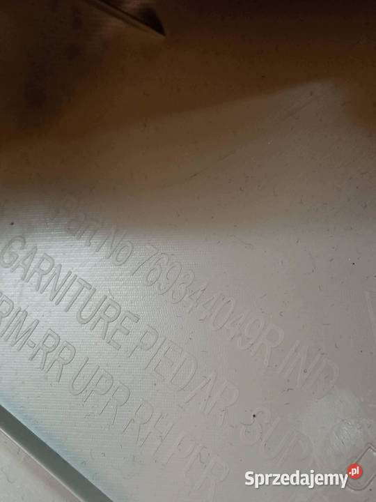 OSŁONA SŁUPKA C D PRAWY TYŁ KPL 769366338R osobowe świętokrzyskie