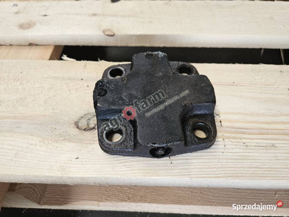 Pokrywa sworznia górna Massey Ferguson 6180 6270 dolnośląskie Byków