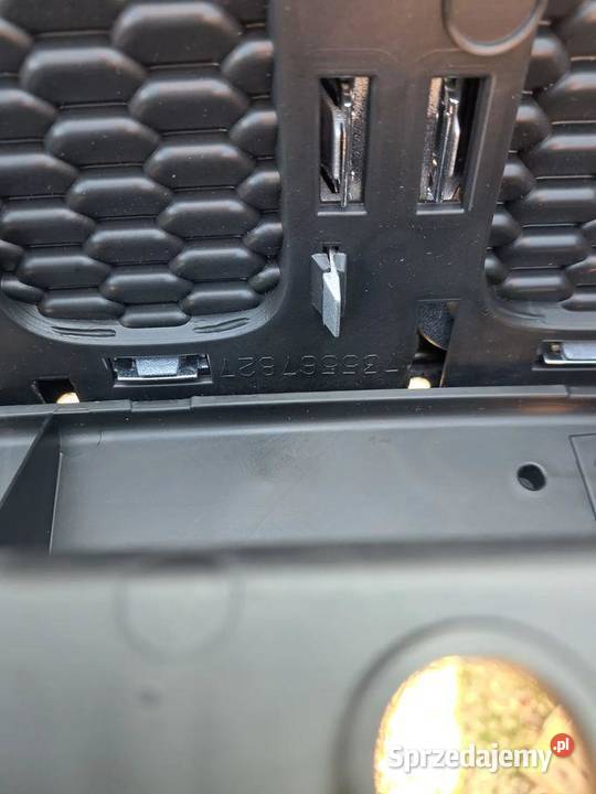 Grill Atrapa chłodnicy Jeep Renegade 735587828 osobowe Atrapy