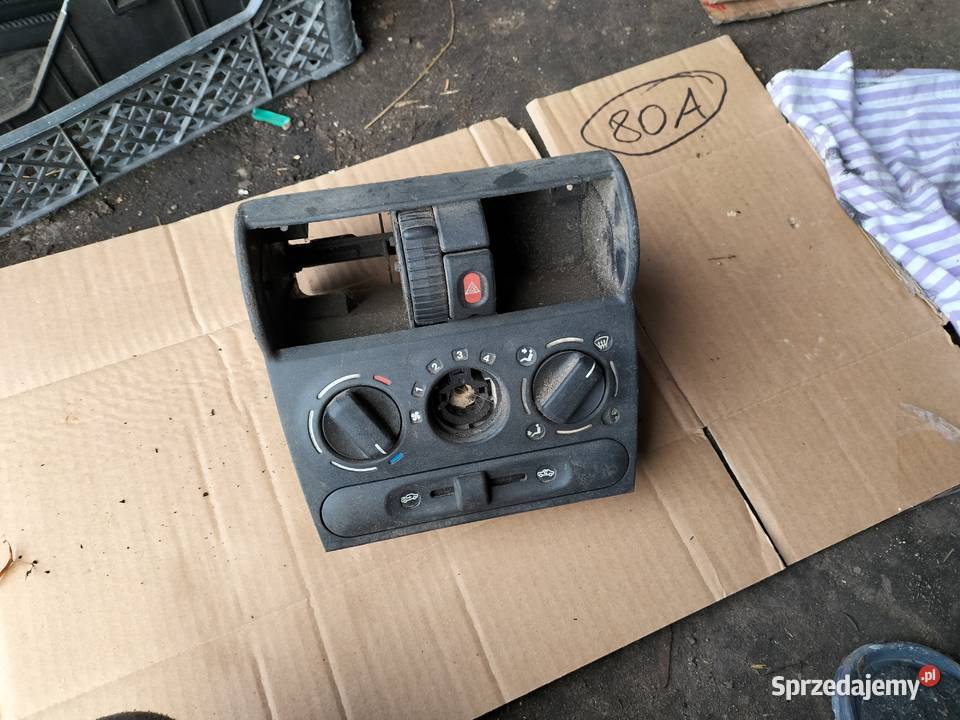 Panel nawiewu OPEL CORSA B TIGRA 90386823 Wyposażenie wnętrza Kamień-Kolonia