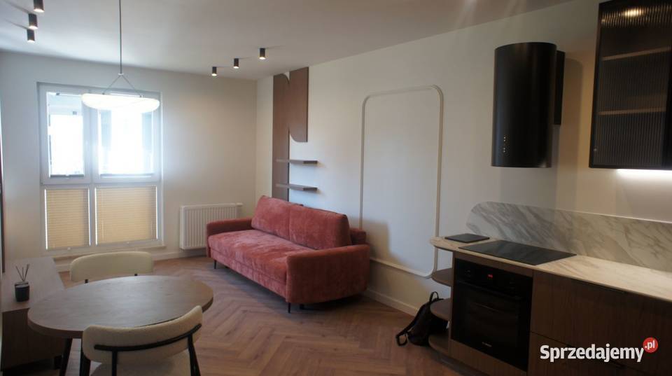 2 pokoje z halą garażową i Internetem w