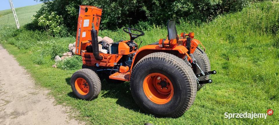 Kubota B8200 HST 4WD Lisewo