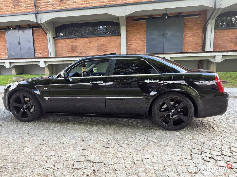 Chrysler 300C nieuszkodzony