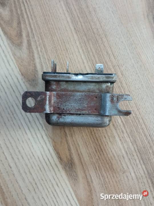 Regulator napięcia Polmo do Żuka Fiata Poloneza osobowe