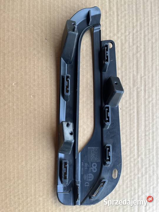 RAMKA LAMPY DZIENNEJ PRAWA FIAT TALENTO
