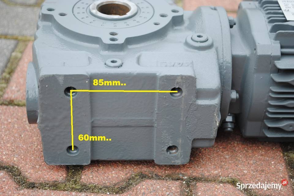 Motoreduktor kątowy 075kw 7676obrmin SEW Kargowa