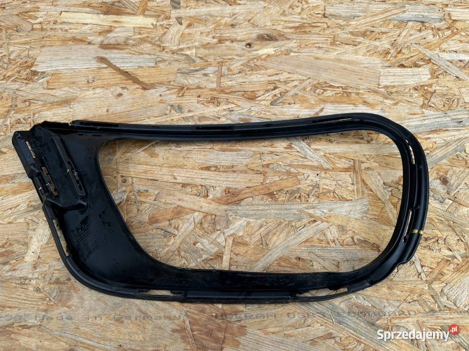 Kratka ramka lampy zderzaka przód prawa rh Sieraków