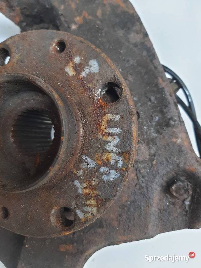 Fiat Linea 13 MJTD piasta zwrotnica lewa ABS osobowe Ksawerów