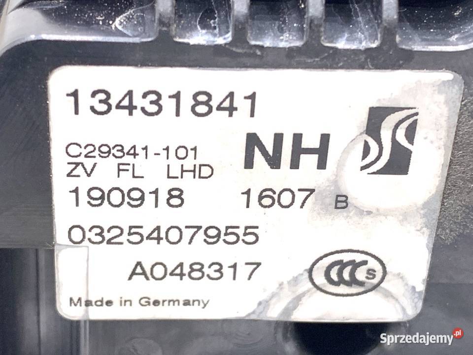 ZAMEK DRZWI LEWY PRZÓD OPEL CORSA E Hatchback