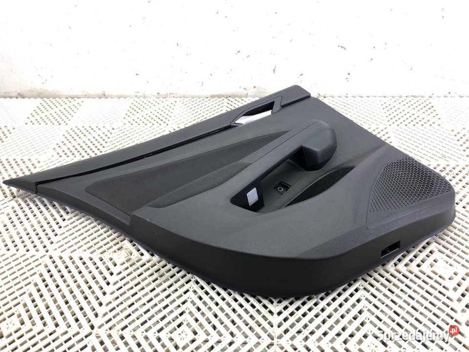 BOCZEK DRZWI LEWY TYŁ VW GOLF VIII Kombi osobowe podkarpackie