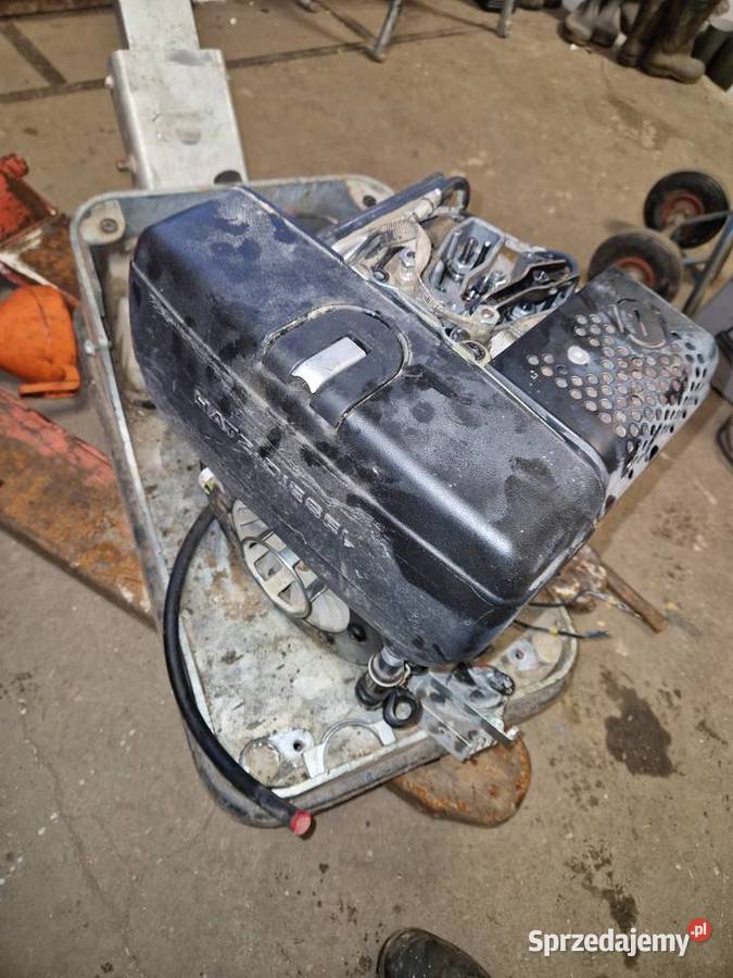 Silnik hatz 1b20 1b30 części Pozostałe Legnica sprzedam
