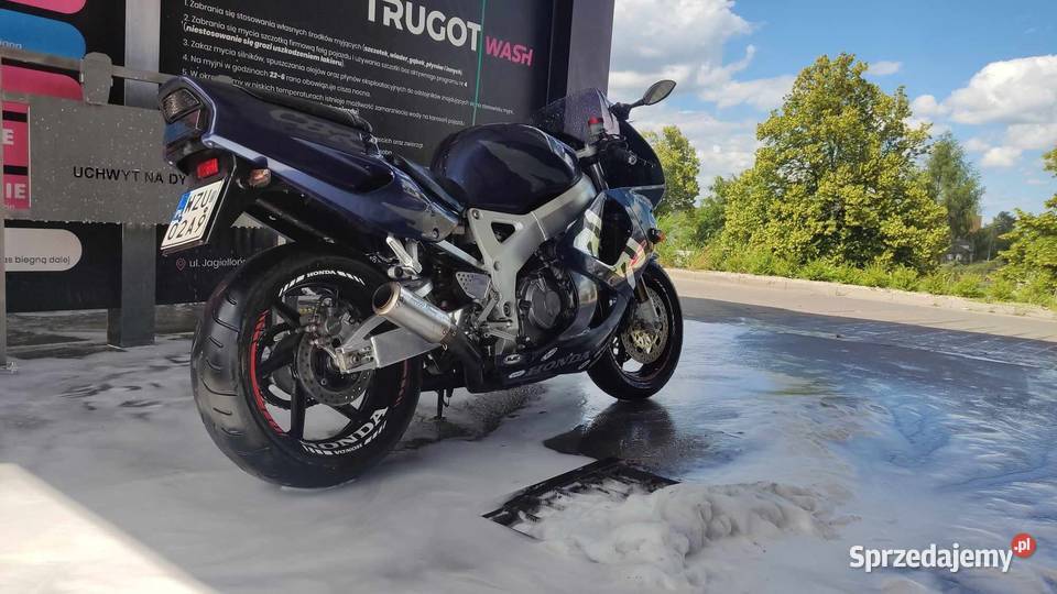 HONDA CBR 900RR SC28 1995r Tczew
