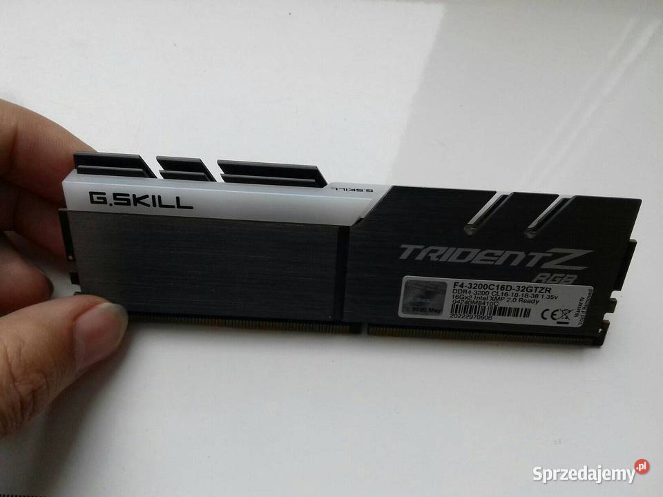 GSkill Trident Z RGB DDR4 16GB 3200 Podzespoły bazowe kujawsko-pomorskie Bydgoszcz sprzedam