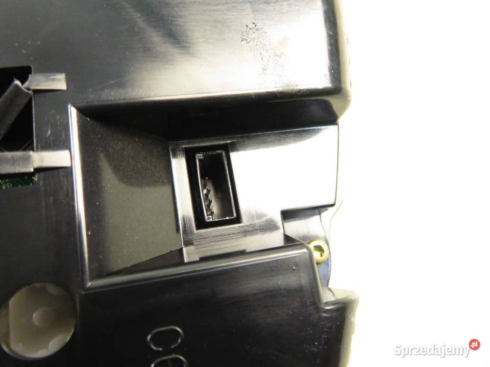 LICZNIK AUDI A4 B7 Avant 30 TDI 8E0920931D osobowe