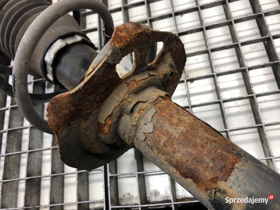 AMORTYZATOR LEWY PRZÓD ZE SPRĘŻYNĄ TOYOTA AYGO