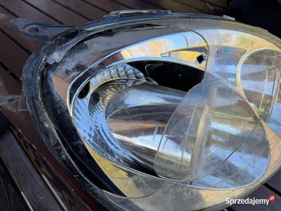 Przednie reflektory soczewkowe Toyota Yaris osobowe Lampy przednie mazowieckie Brok