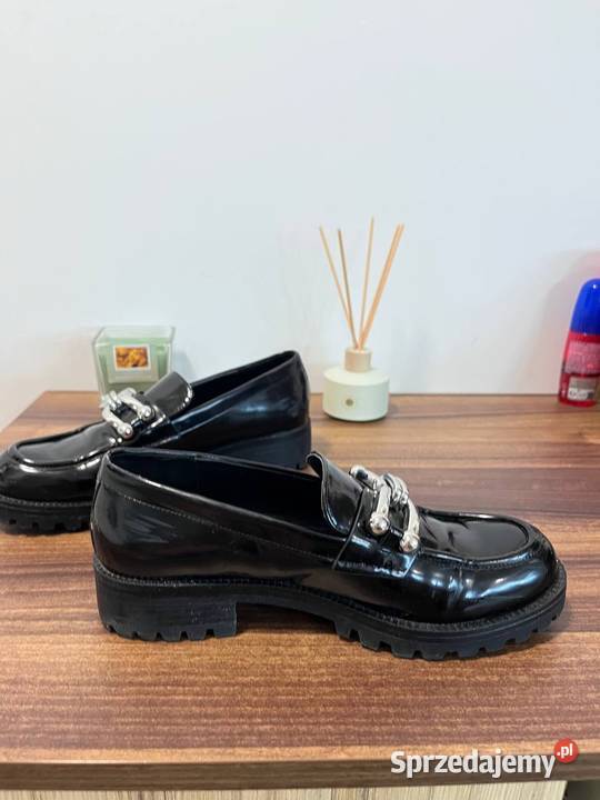 Damskie loafersy lakierowane Zara skóra ekologiczna