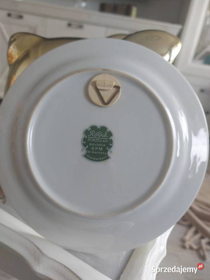 Dwa porcelanowe talerze ozdobne