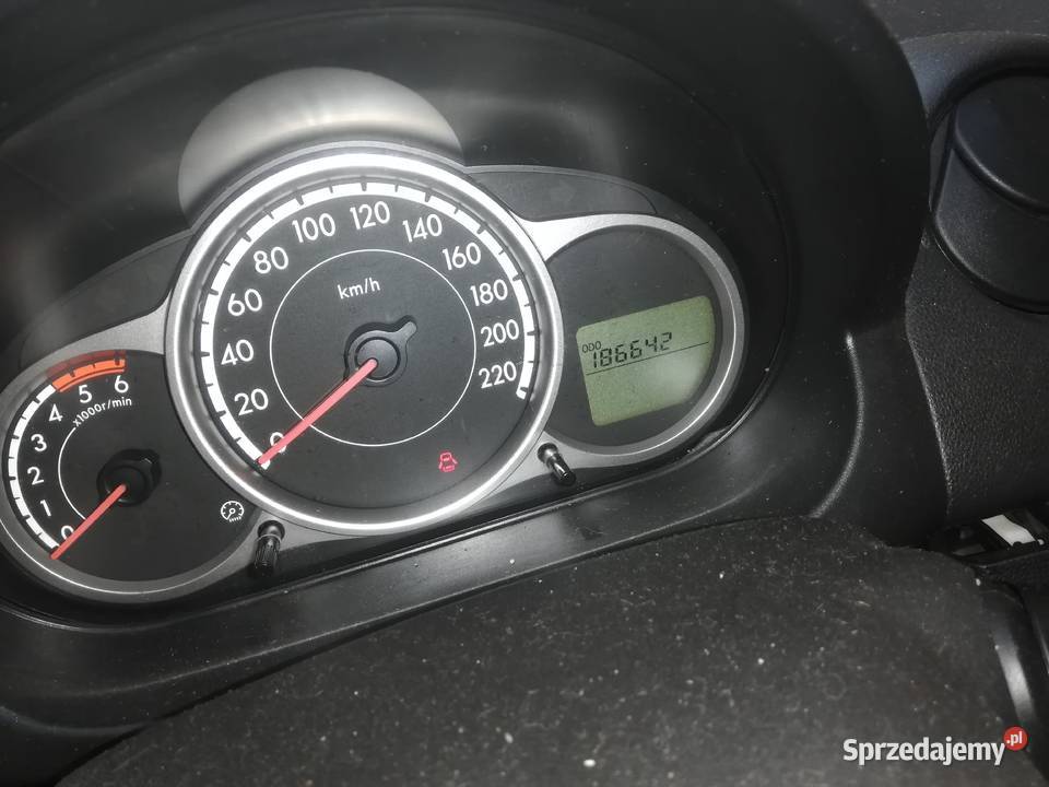 MAZDA 2 nieuszkodzony sprzedam