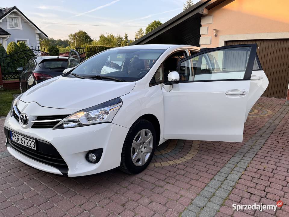 Toyota verso lift benzyna navi ładny stan 1314 Krosno sprzedam