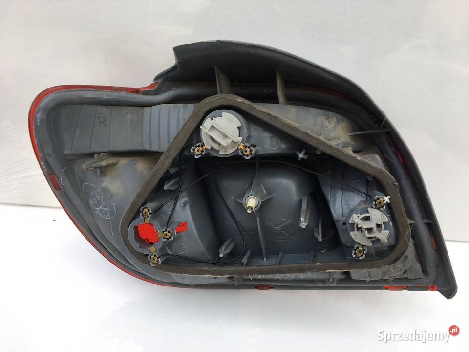 TOYOTA YARIS 1 PRAWA LAMPA TYŁ Ostroróg