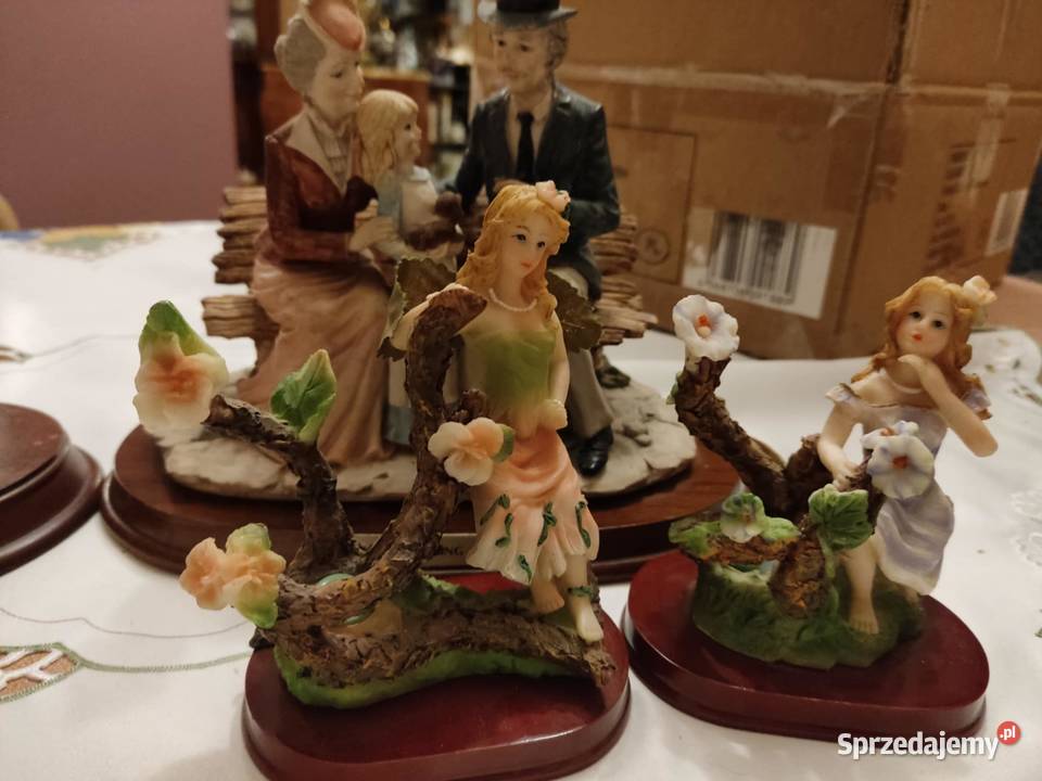 piękna figurka na drewnianej podstawie 4 sztuki Dekoracje i ozdoby