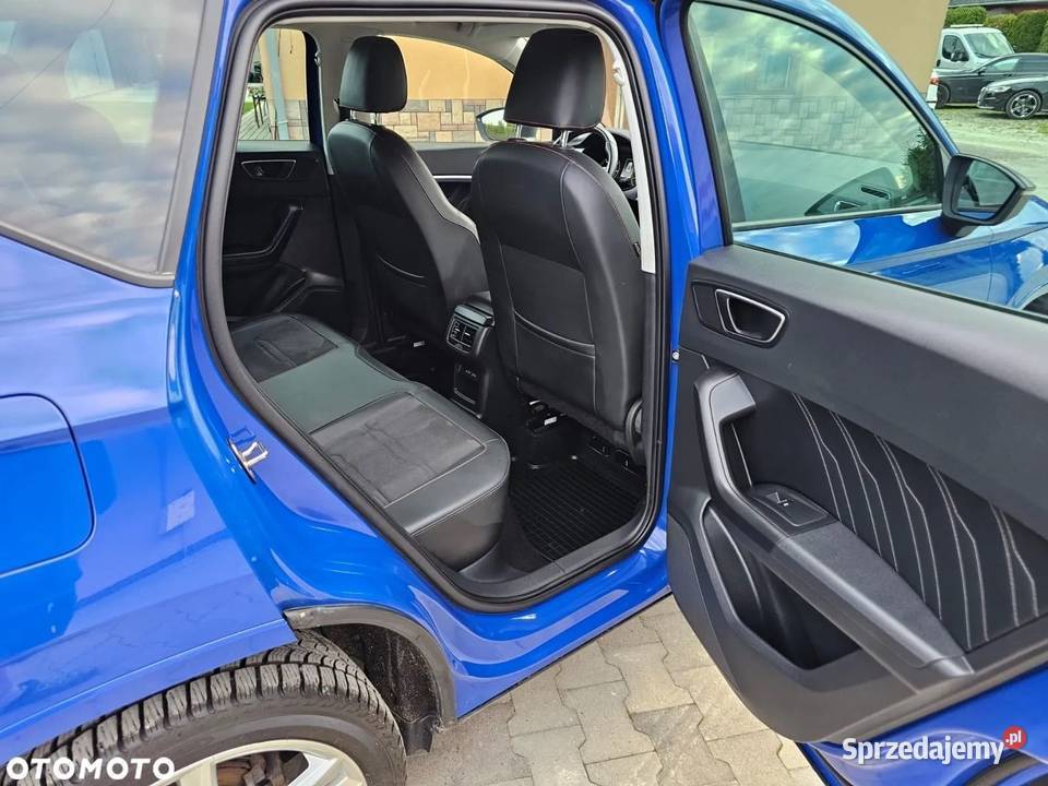 Samochód Seat Ateca 2021 r Silnik 20 diesel niebieski Terka
