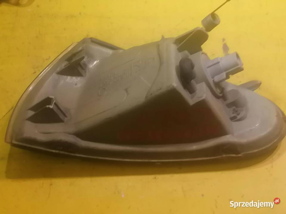 kierunkowskaz prawy 21037776 Mitsubishi Colt 4 łódzkie Piotrków Trybunalski