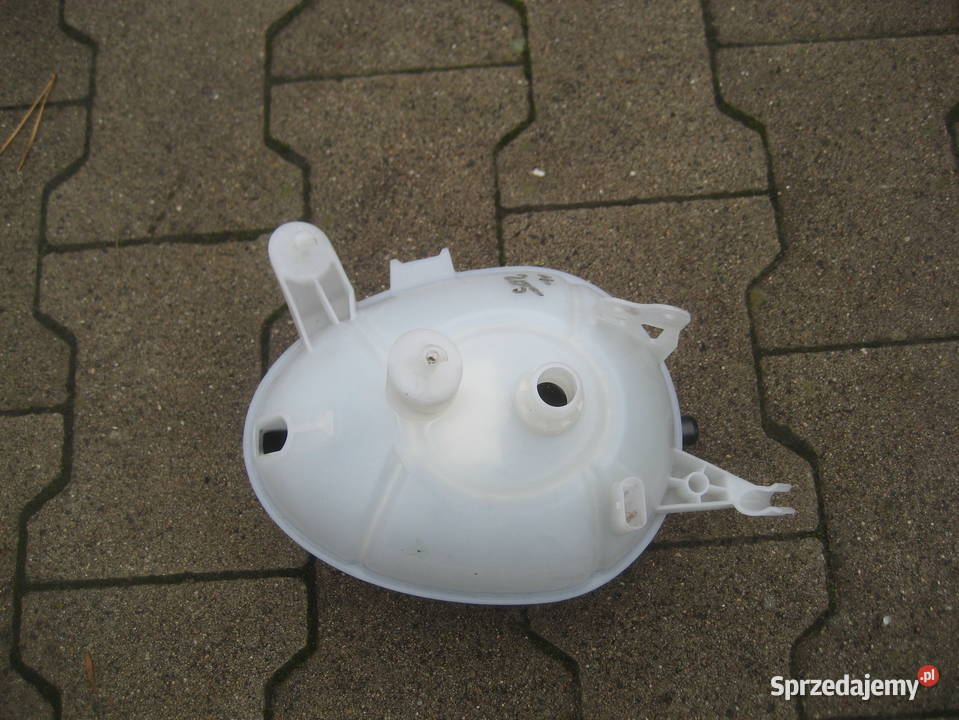 MERCEDES 205 ZBIORNIK WYRÓWNAWCZY WODY Rakoniewice