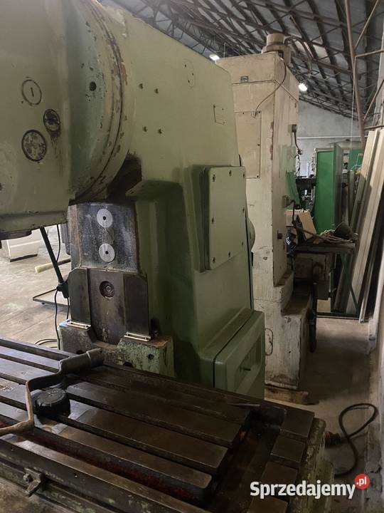 Frezarka pionowa 6P82