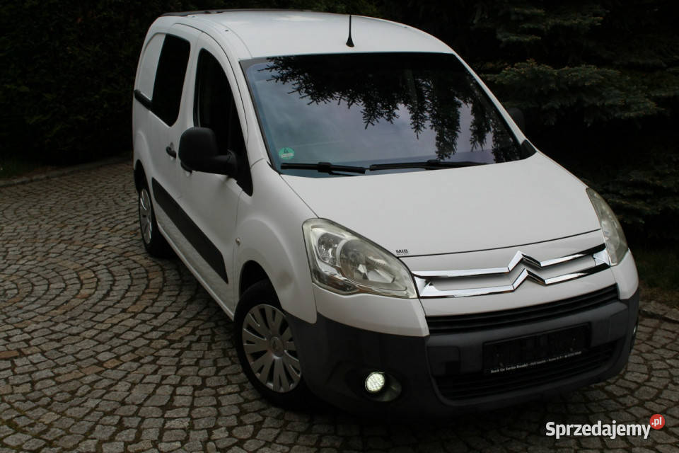 Citroen Berlingo Benzyna 120 Niski przebieg 103 Lubań