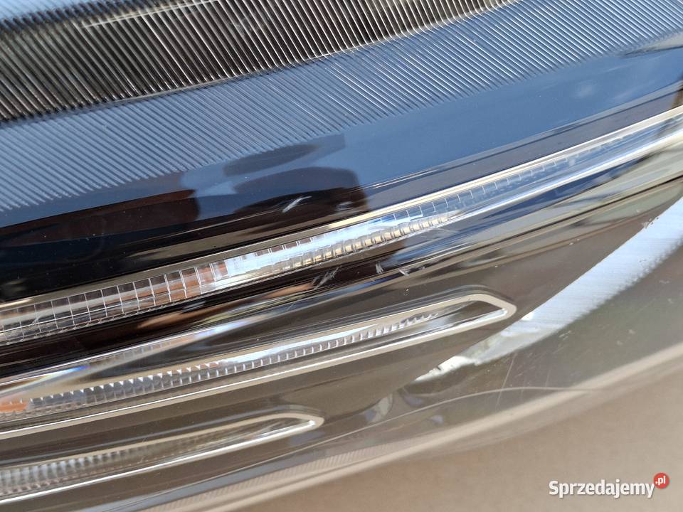 IVECO DAILY IV LIFT 19 REFLEKTOR PRAWY FULL LED Lampy przednie Kargowa