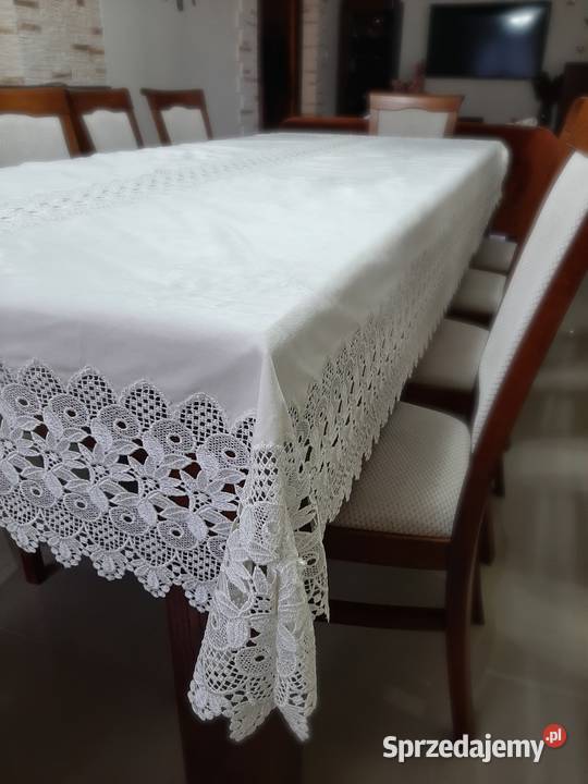 Efektowny Obrus z aksamitu z Gipiurą ażurowy Piaseczno sprzedam