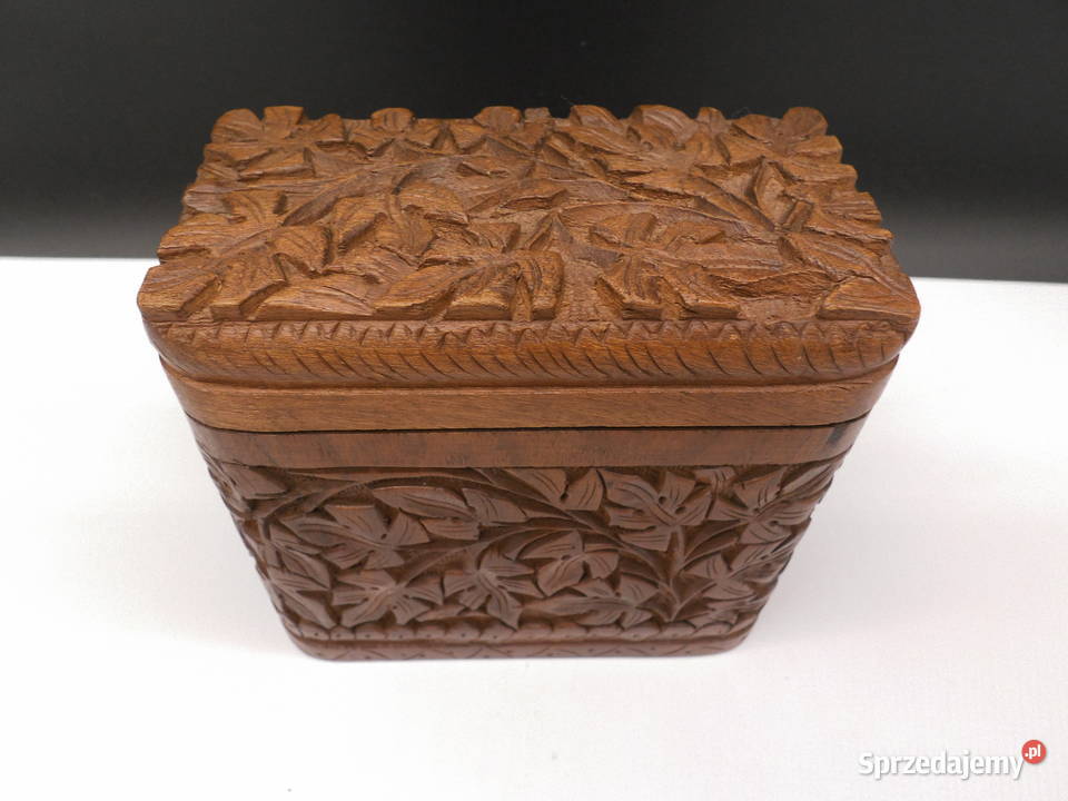 Unikalna Rzeźbiona Cigariera Humidor z Drewna Raszków