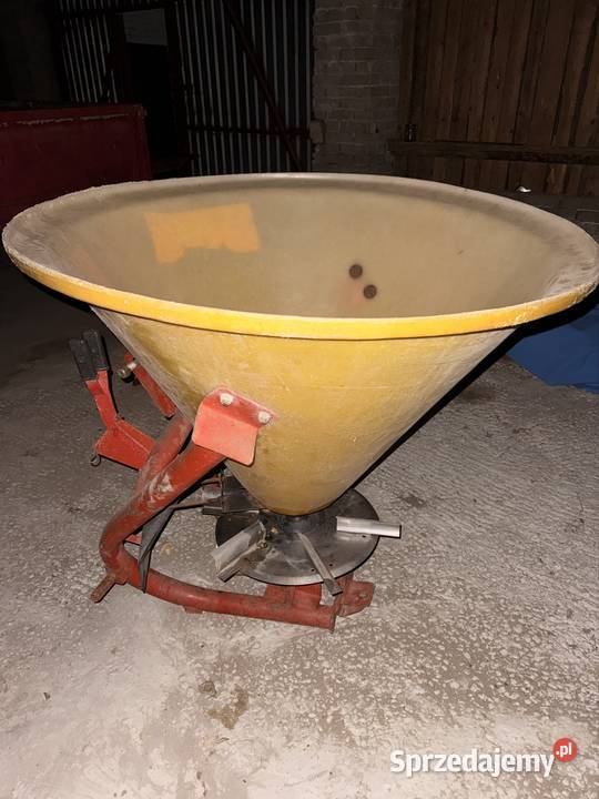 Rozsiewacz nawozu lejek Strumyk Abra nieuszkodzony Włosnowice sprzedam