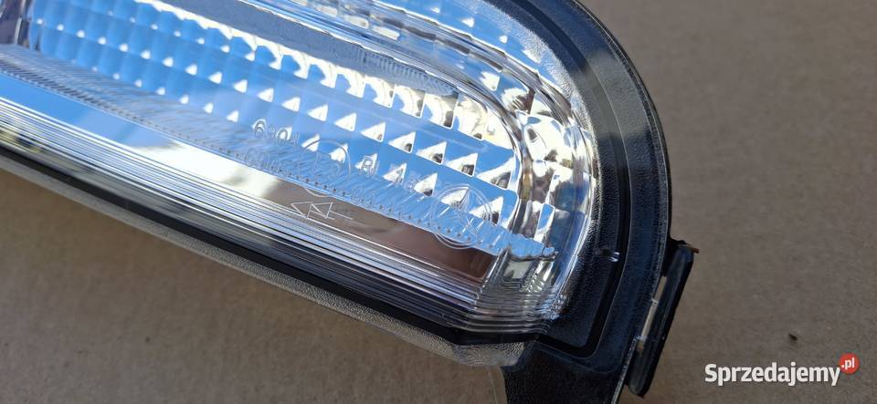 MERCEDES ATEGO KIERUNKOWSKAZ PRAWY NOWY ORYGINAŁ ciężarowe Bieleń