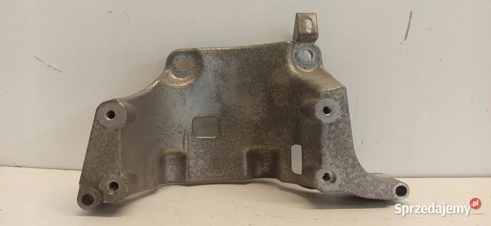 VOLVO V60 CC ŁAPA MOCOWANIE ALTERNATORA 31480101 osobowe