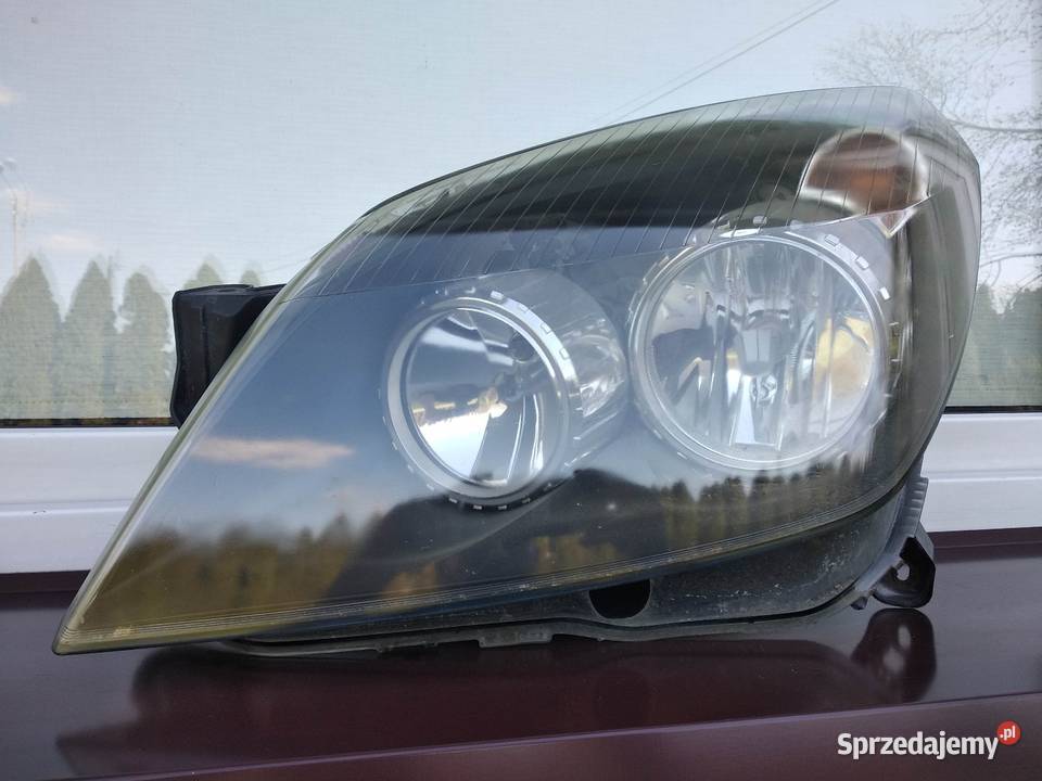 Opel Astra H lampy przednie reflektory prawy