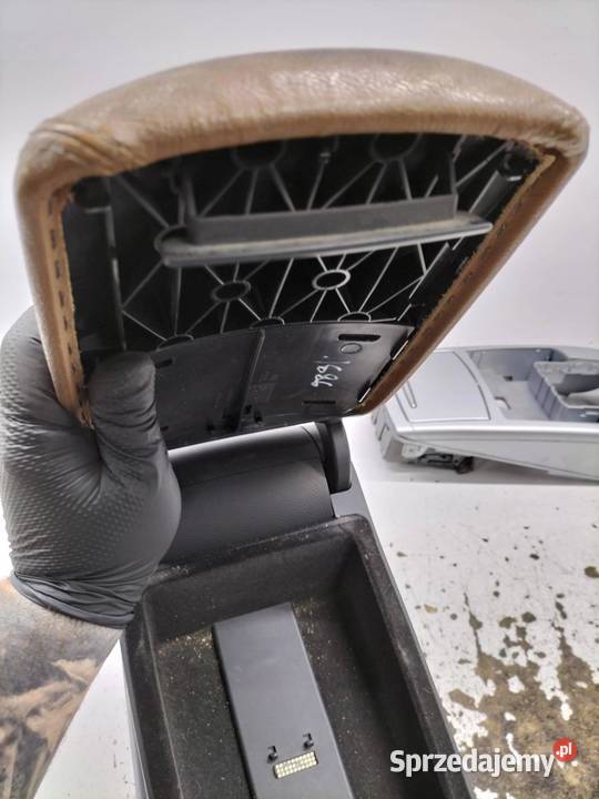 PODŁOKIETNIK SKÓRA TUNELU AMARETTO KPL BRĄZ Audi świętokrzyskie