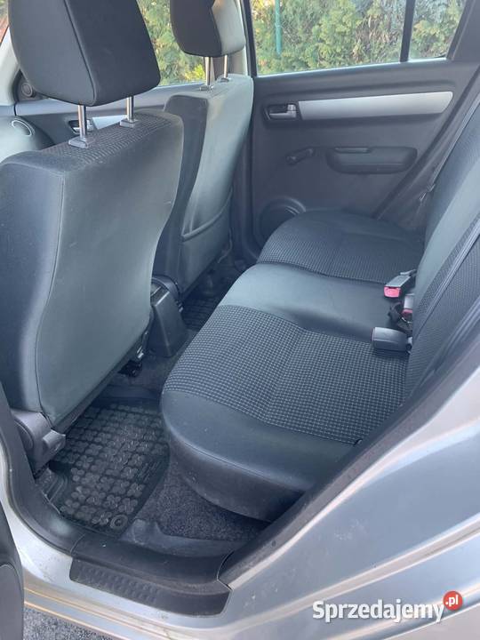 Suzuki swift 13D KLIMA srebrny Kórnik