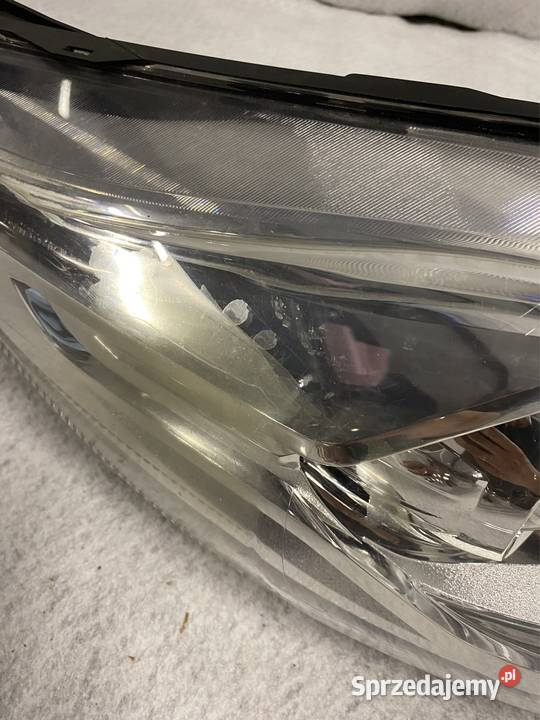 Lampa prawy przód Ford Fiesta MK7 Lift śląskie Jasienica
