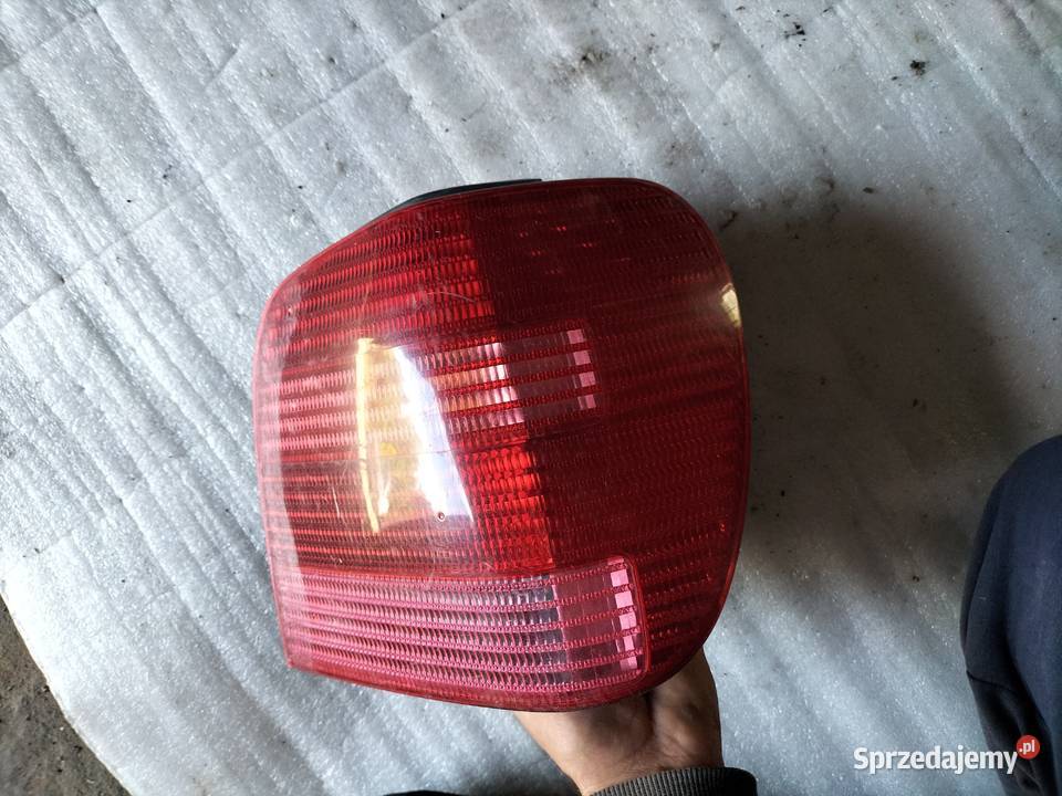 POLO 6N LAMPA TYŁ PRAWA CZERWONA Motoryzacja Kamień-Kolonia sprzedam