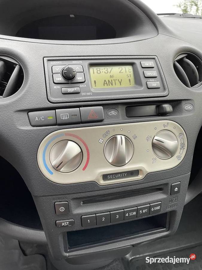 Toyota Yaris 10 2003 Benzyna 146 650