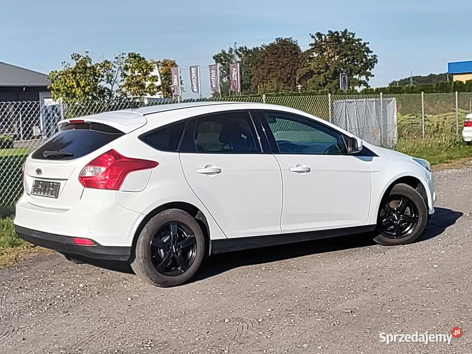 FORD FOCUS 16 BENZYNA