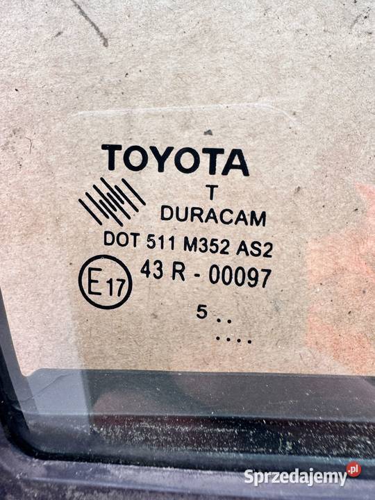 Mała szyba drzwi prawy przód Toyota Yaris III Brzesko sprzedam