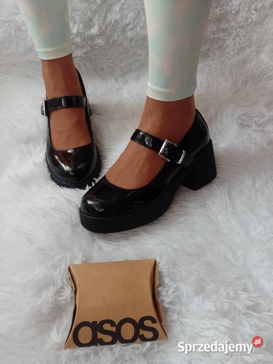3940 ASOS Design Czółenka z zapięciem z Londynu Kraków
