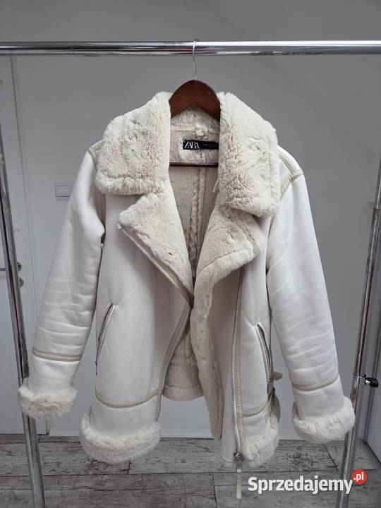 Beżowa kremowa kurtka biker pilotka futerko