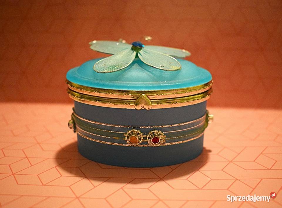 Szkatułka na biżuterię z masywnego szkła w Pozostałe Chełmno